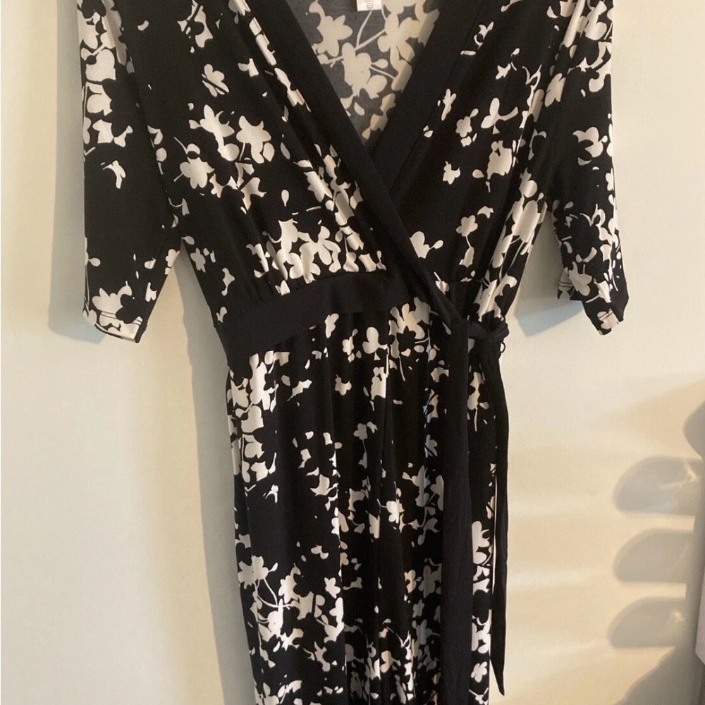 Motherhood Black and White Floral Long Sleeve Dress